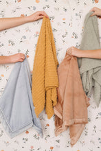 Carregar imagem no visualizador da galeria, Fleurs Wallpaper by Saranoni