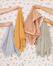 Carregar imagem no visualizador da galeria, Fleurs Wallpaper by Saranoni