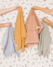 Carregar imagem no visualizador da galeria, Fleurs Wallpaper by Saranoni