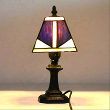 Carregar imagem no visualizador da galeria, Authentic Tiffany Lamp with Square Glass Design