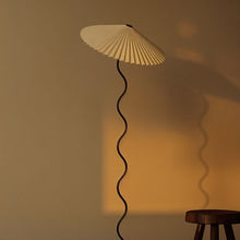 Carregar imagem no visualizador da galeria, Squiggle Floor Lamp