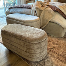 Carregar imagem no visualizador da galeria, Upholstered Nesting Storage Bench, Set of 2