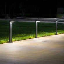 Carregar imagem no visualizador da galeria, German Osram Pro-Line Bollard Solar Lights® V4 | 100LM | Aluminum / Glass | 2-Pack