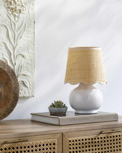 Carregar imagem no visualizador da galeria, Theisseil Beige Table Lamp