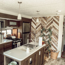 Carregar imagem no visualizador da galeria, Courtney Wallpaper