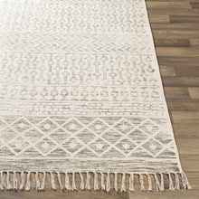 Load image into Gallery viewer, Valyermo Beige Hand Woven Cotton Rug