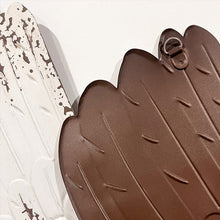 Carregar imagem no visualizador da galeria, Distressed Metal Wings