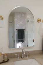 Carregar imagem no visualizador da galeria, Hollingworth Wallpaper by Aubrey Fairchild