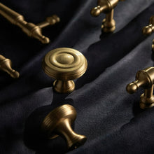 Load image into Gallery viewer, Yekew Knob & Pull Bar