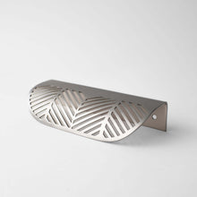 Cargar imagen en el visor de la galería, Frond, Solid Brass Edge Pulls
