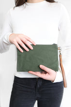 Carregar imagem no visualizador da galeria, Canvas Clutch/Zippered Pouch
