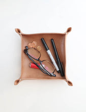 Load image into Gallery viewer, Simple Juniper Valet Tray
