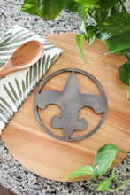 Cargar imagen en el visor de la galería, Fleur-de-lis Trivet Hot Plate Pot Holder
