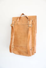 Carregar imagem no visualizador da galeria, Atlas Backpack
