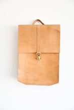 Carregar imagem no visualizador da galeria, Atlas Backpack
