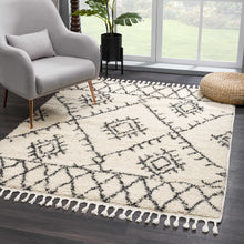 Load image into Gallery viewer, Emlenton Berber Shag with Tassels - Clearance
