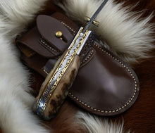 Carregar imagem no visualizador da galeria, Custom Handmade Damascus Steel Pocket Knife – Sheep Horn
