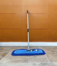 Cargar imagen en el visor de la galería, 24&quot; Dust Mop and Handle Set
