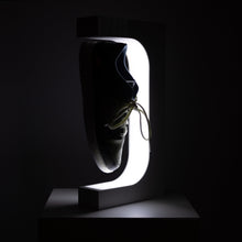 Carregar imagem no visualizador da galeria, Floating Shoe Display LED Lamp
