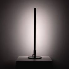 Carregar imagem no visualizador da galeria, Léger LED Table Lamp
