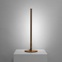 Carregar imagem no visualizador da galeria, Léger LED Table Lamp
