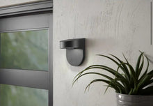 Cargar imagen en el visor de la galería, Hampton Bay 6.1 in. Black LED Outdoor Wall Lantern Sconce with Frosted Glass
