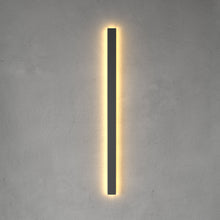 Load image into Gallery viewer, Svelte Outdoor Linear Lamp
