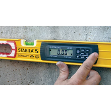Carregar imagem no visualizador da galeria, Stabila 36524 24" Type 196-2 Digital TECH Levels With Case
