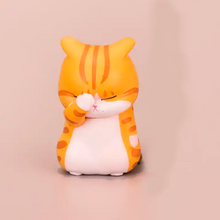 Cargar imagen en el visor de la galería, Cat Face Palm Figurine
