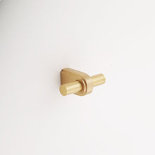 Load image into Gallery viewer, Brunswick Solid Brass Finger Pull
