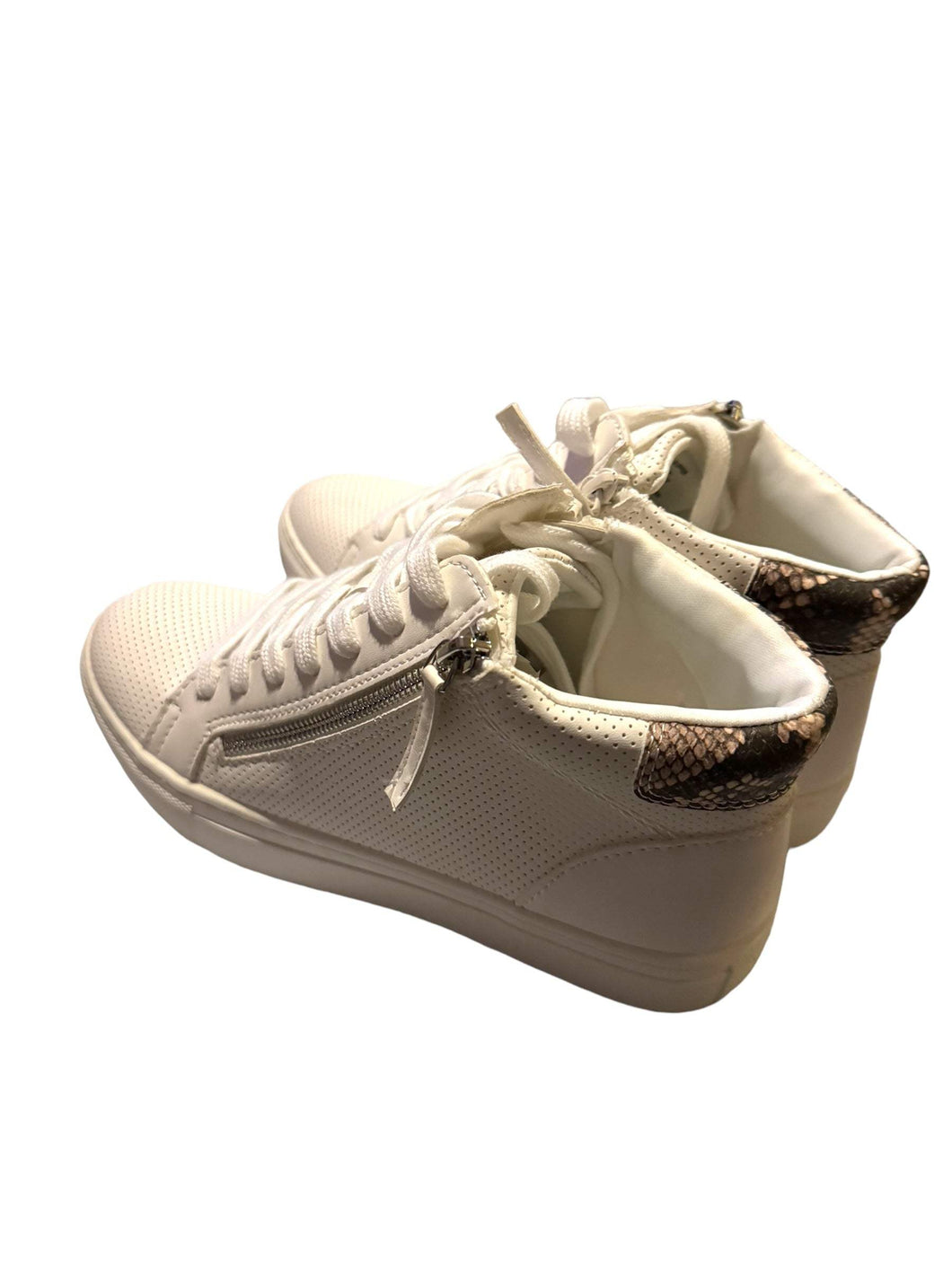 Universal Thread Brooklyn Lace Up Sneakers NEW Size 8.5 White