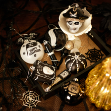 Carregar imagem no visualizador da galeria, Halloween Christmas Tree Ornaments Set, 70-Piece Black &amp; White Gothic Ornaments
