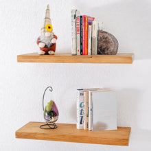 Carregar imagem no visualizador da galeria, 7&quot; Glass Tear Drop Succulent Terrarium Kit

