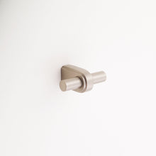 Load image into Gallery viewer, Brunswick Solid Brass Finger Pull
