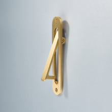 Cargar imagen en el visor de la galería, Orbital Door Finger Pull

