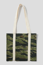 Carregar imagem no visualizador da galeria, 9079 TOTE BAG GREEN TIGER CAMO RIPSTOP
