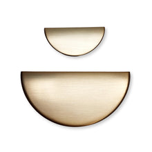 Carregar imagem no visualizador da galeria, Brushed Bronze &quot;Horizon&quot; Semi-circle Drawer Pulls
