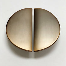 Carregar imagem no visualizador da galeria, Brushed Bronze &quot;Horizon&quot; Semi-circle Drawer Pulls

