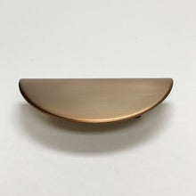 Carregar imagem no visualizador da galeria, Brushed Bronze &quot;Horizon&quot; Semi-circle Drawer Pulls
