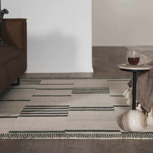Carregar imagem no visualizador da galeria, Aibonito Wool Area Rug

