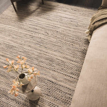 Carregar imagem no visualizador da galeria, Arabi Wool Area Rug

