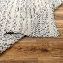 Carregar imagem no visualizador da galeria, Arabi Wool Area Rug
