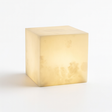 Carregar imagem no visualizador da galeria, Abak Alabaster Table Lamp
