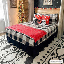 Carregar imagem no visualizador da galeria, Amoret Area Rug - Clearance
