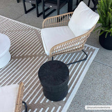 Carregar imagem no visualizador da galeria, Anah Cream Outdoor Rug
