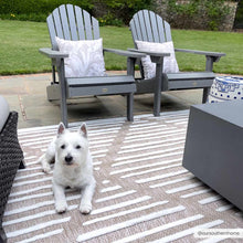 Carregar imagem no visualizador da galeria, Anah Cream Outdoor Rug
