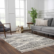 Cargar imagen en el visor de la galería, Fishhook Berber Shag Carpet
