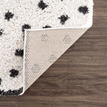 Cargar imagen en el visor de la galería, Chaia Dotted Black &amp; White Plush Rug
