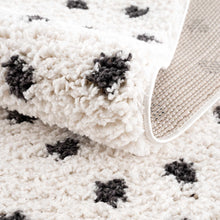 Cargar imagen en el visor de la galería, Chaia Dotted Black &amp; White Plush Rug

