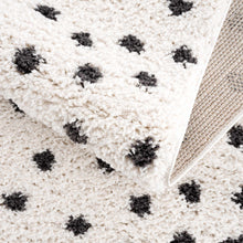 Cargar imagen en el visor de la galería, Chaia Dotted Black &amp; White Plush Rug
